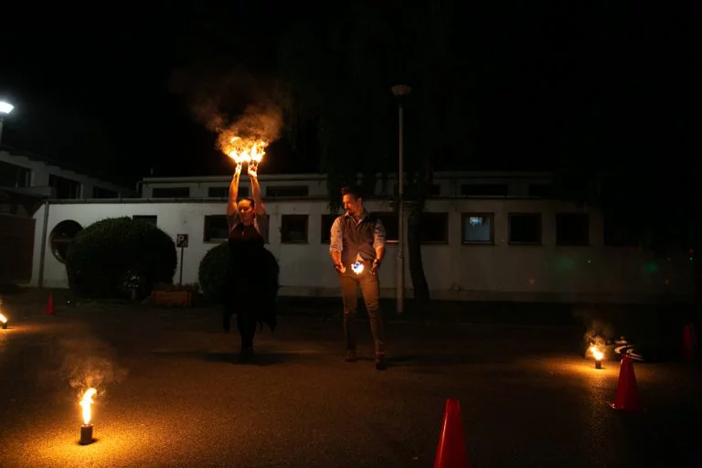 Egyedi rendezvény program tűzzsonglőrökkel